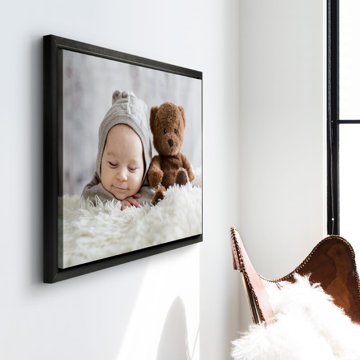 Canvas print with floating frame